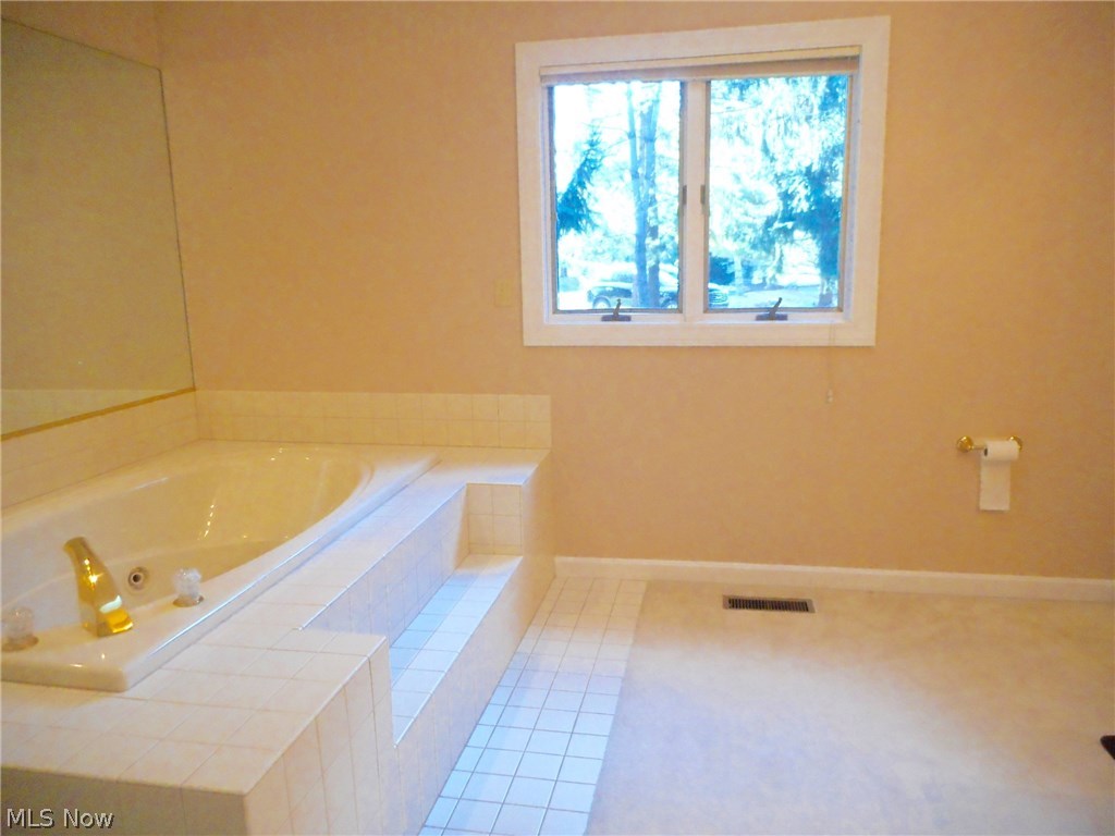 Village Crystal Lakes Condo - Residential