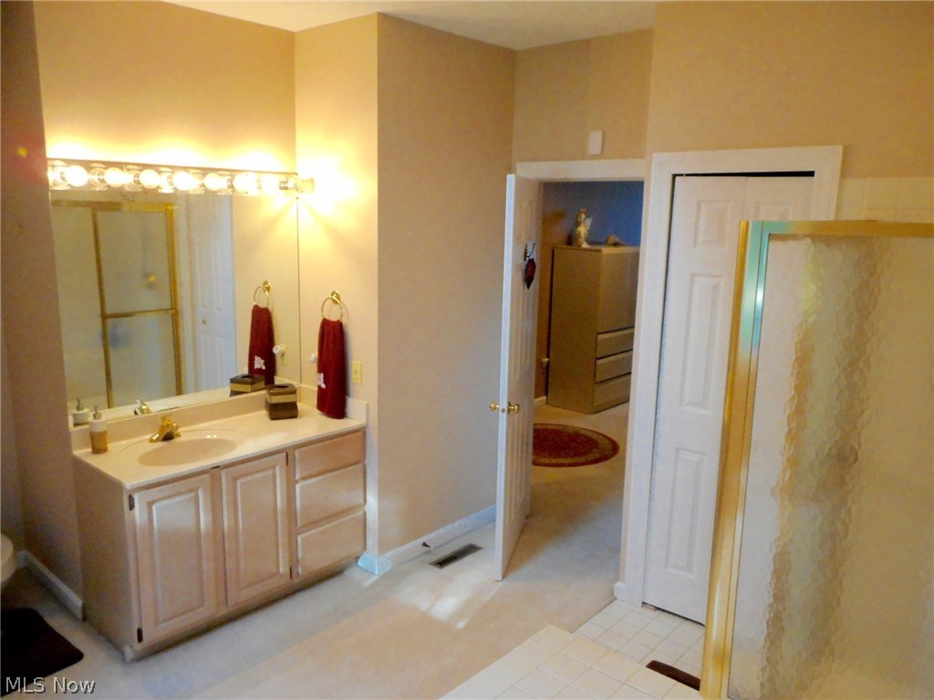 Village Crystal Lakes Condo - Residential