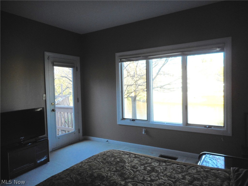 Village Crystal Lakes Condo - Residential