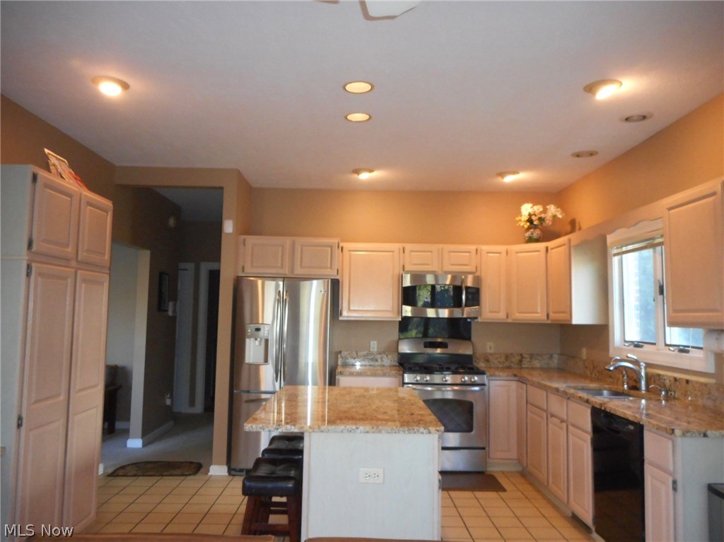 Village Crystal Lakes Condo - Residential