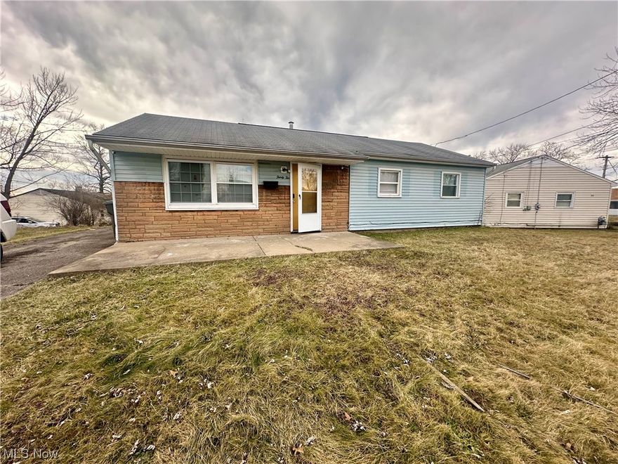 Investor's gem! Discover this beautifully remodeled home featuring 3 bedrooms and 1 bathroom, with 1008 square feet of comfortable living space. Perfect as an investment property, this home offers a modern living experience for those looking to expand their portfolio. Don't miss this opportunity to own a turn-key property. Contact us now for more details and to arrange your personal tour!