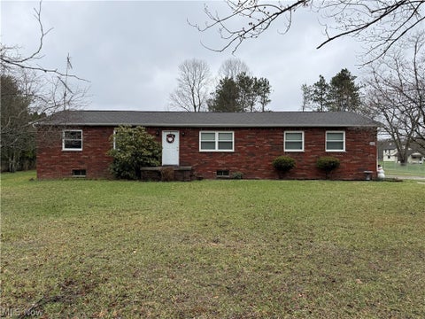 Homes For Sale - 16520 State Route 45<br/> Wellsville, OH 43968