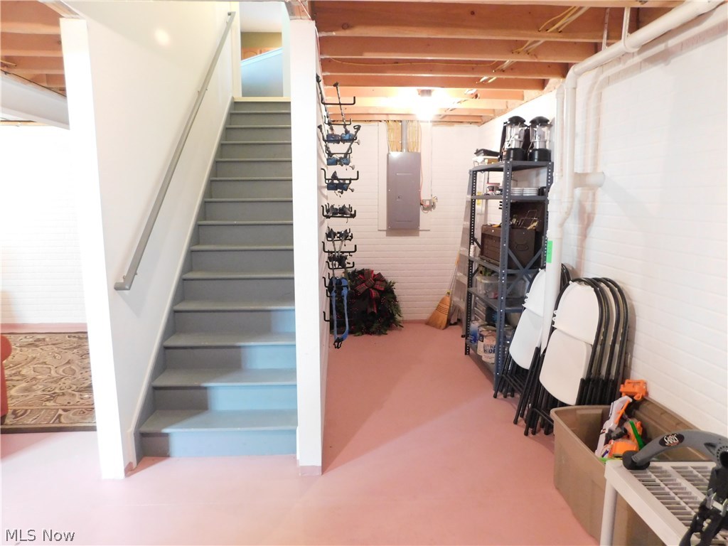 Village Lake Estate Sub - Residential