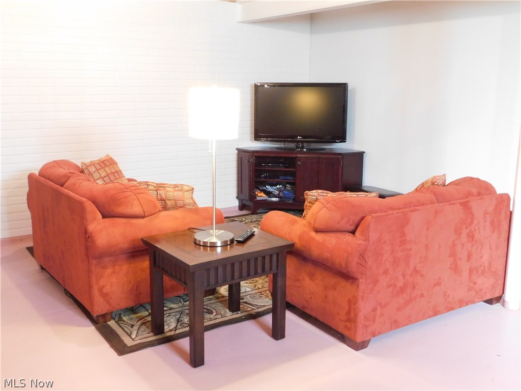 Village Lake Estate Sub - Residential