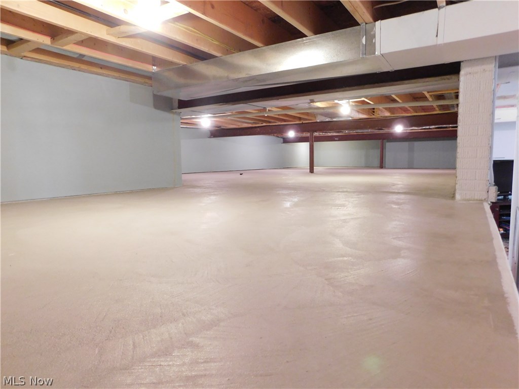 Village Lake Estate Sub - Residential