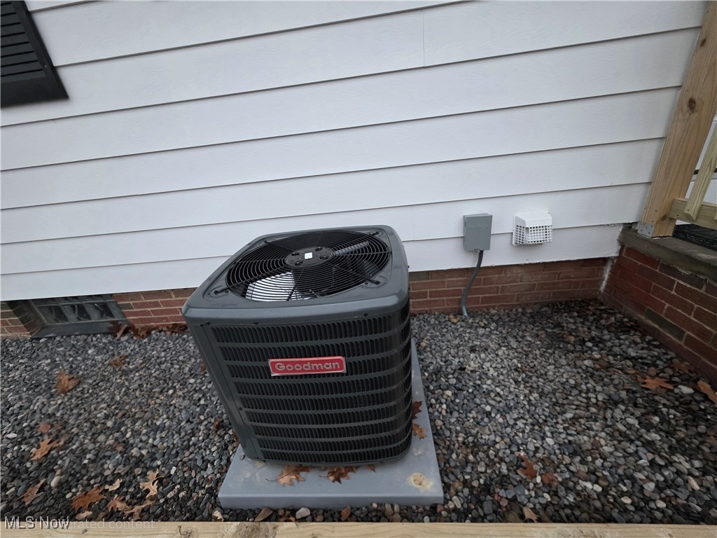 Elworthy-Helwick Companys Hln - Residential