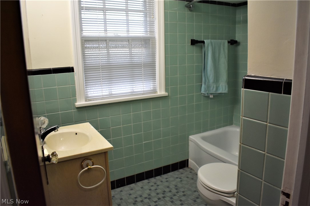 BLKF 12 ROYAL PK#1 0001 ALL - Residential