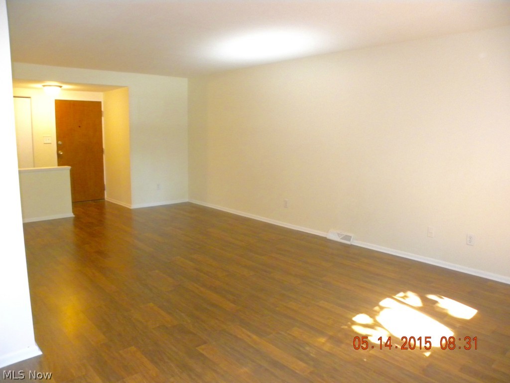 Mayfair Vlg Condo - Residential