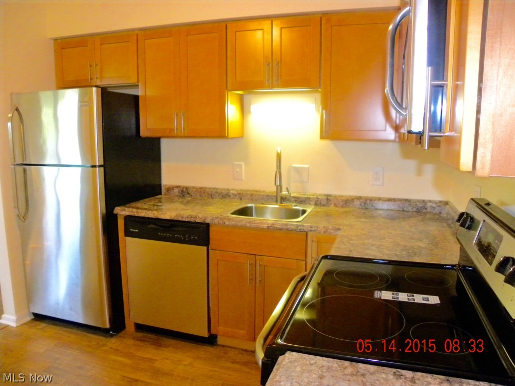 Mayfair Vlg Condo - Residential