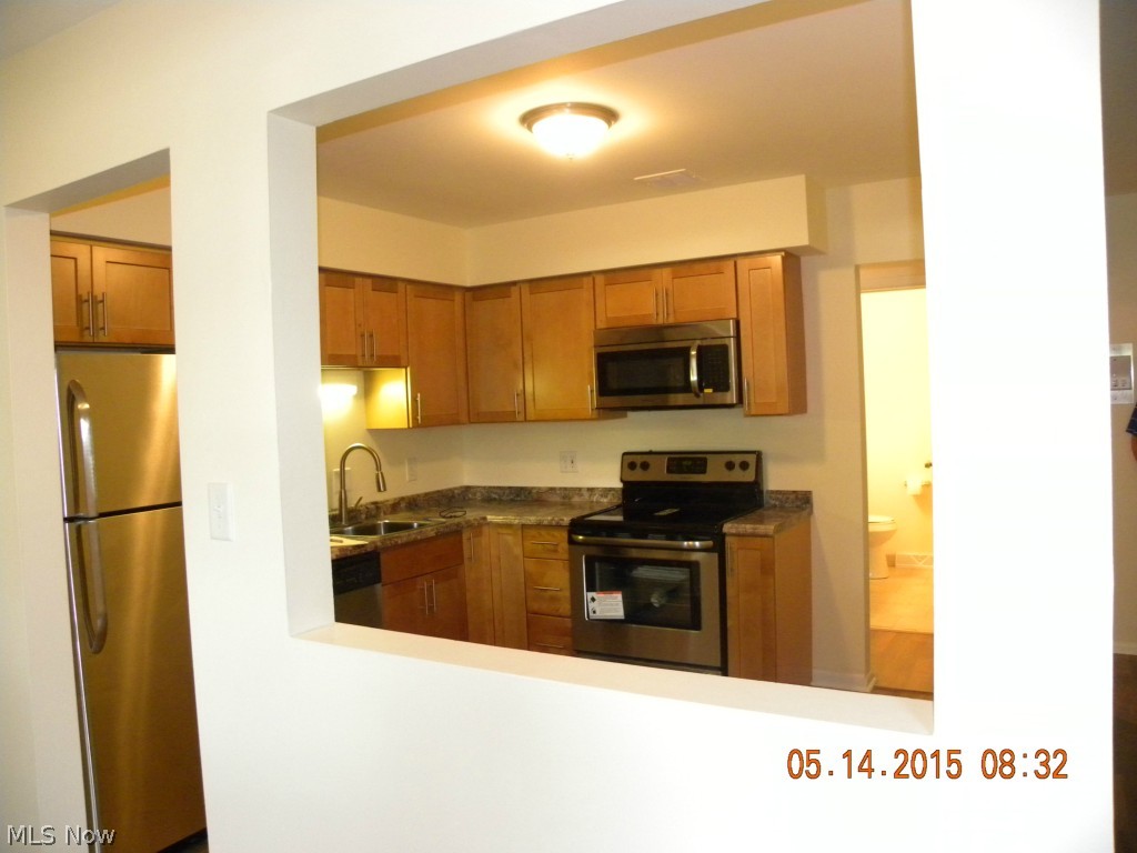 Mayfair Vlg Condo - Residential