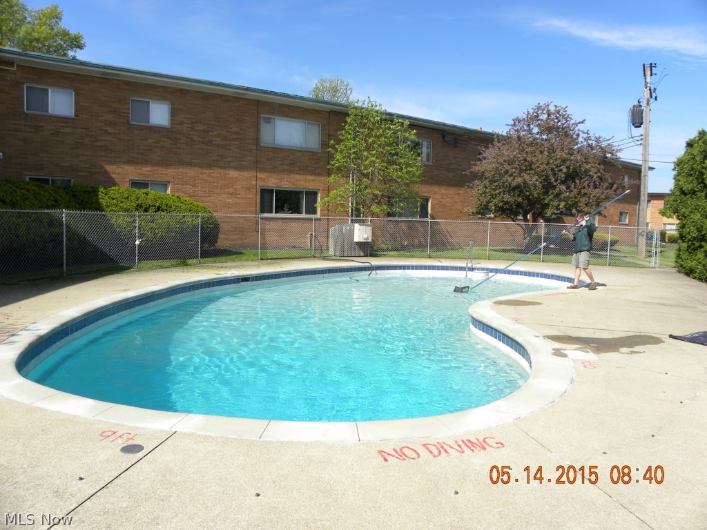 Mayfair Vlg Condo - Residential