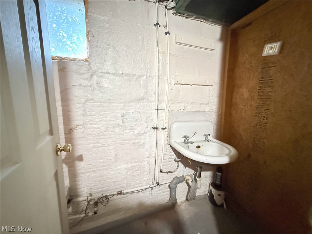 Tallmadge Road - Residential Lease