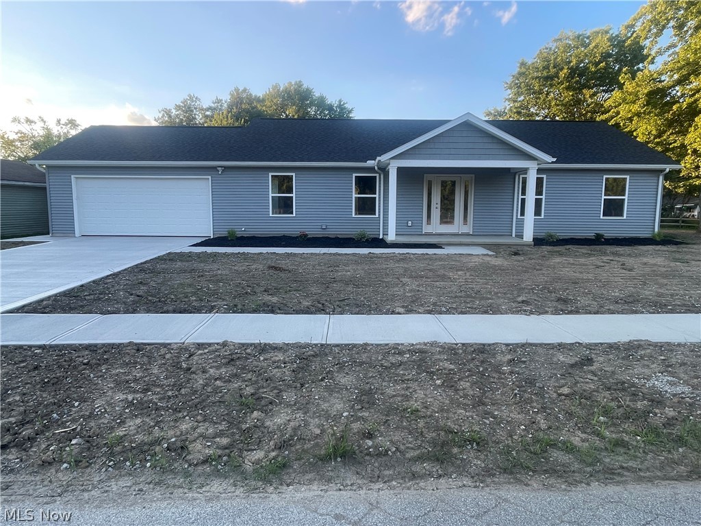 938 East Drive