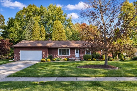 Photo of 651 Ivywood Drive, Tallmadge, OH 44278 (MLS # 5255398)