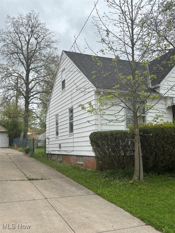 5055 Thomas Street, Maple Heights, Ohio image 2