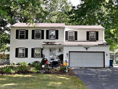 Homes For Sale - 4953 Sampson Drive<br/> Youngstown, OH 44505