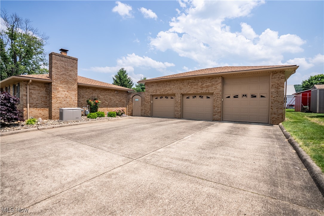 4500 Sandalwood Pl Pl, Vienna, West Virginia image 3