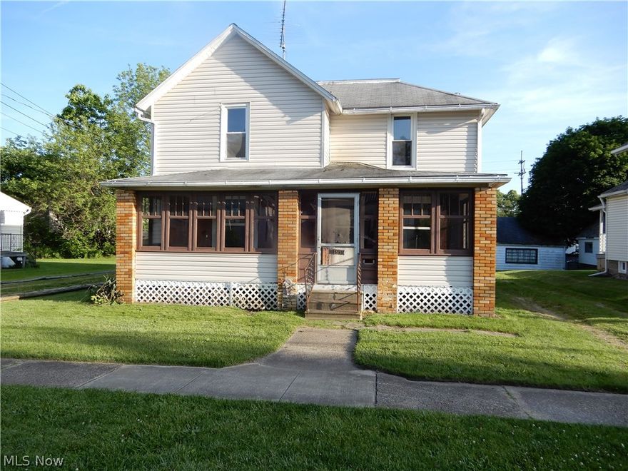 Are you looking for space? Generous size rooms in this 4 bedrooms, 2 baths home on a nice size lot close to downtown. This is a Fannie Mae HomePath property.