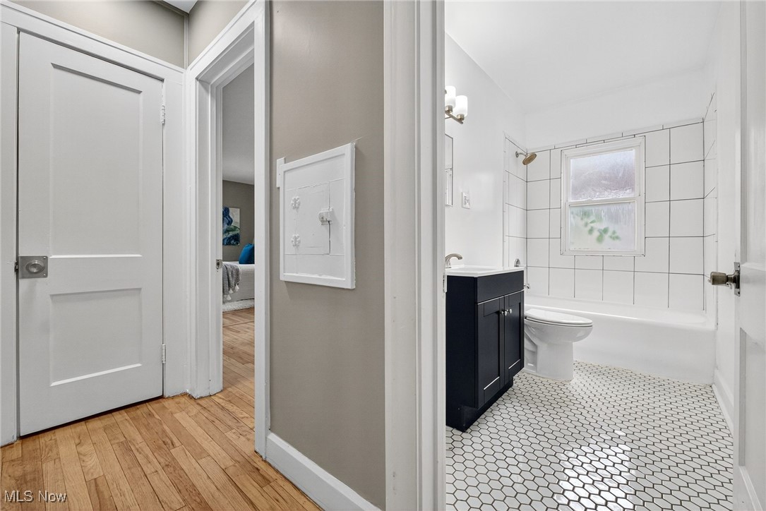 Van Sweringen 19 - Residential Lease