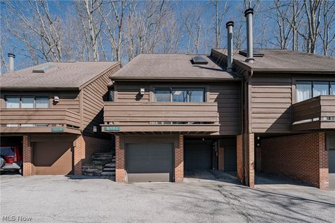 Condo For Sale - 275 Solon Road #275C<br/> Cuyahoga County, Chagrin Falls, OH 44022