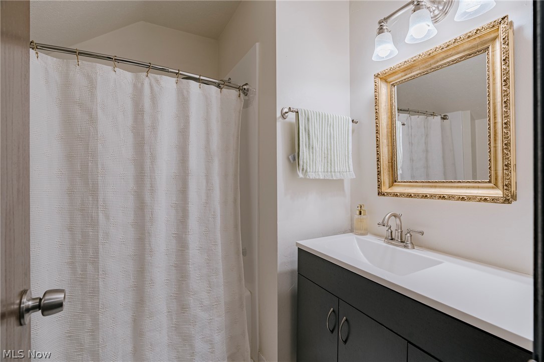 Chagrin Ph 02 Condo - Residential