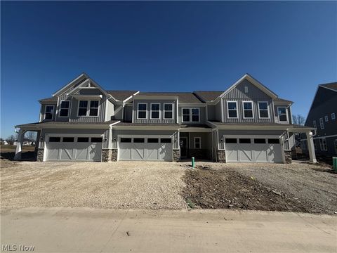 Townhouse For Sale - 761 Rock Harbor<br/> Lorain County, Avon Lake, OH 44012