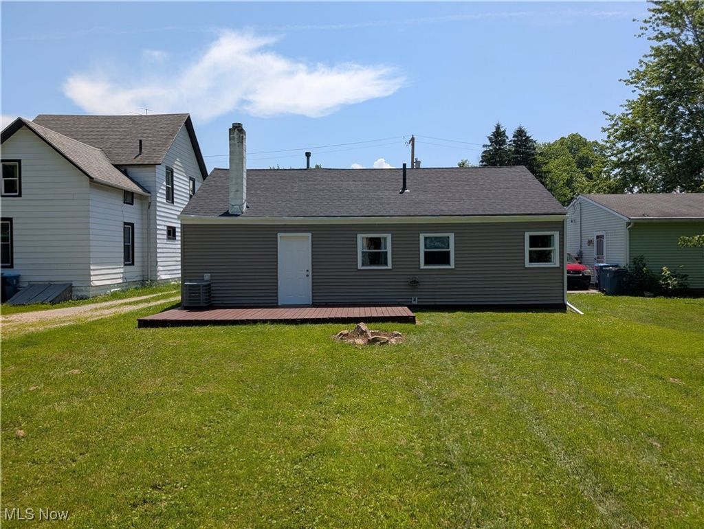 Photo of 1240 W 21st Street, Lorain, OH 44052 (MLS # 5180663)