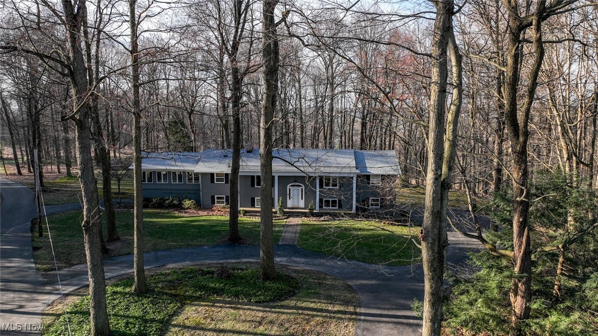 502 Timberline Drive, Bath, Ohio image 2