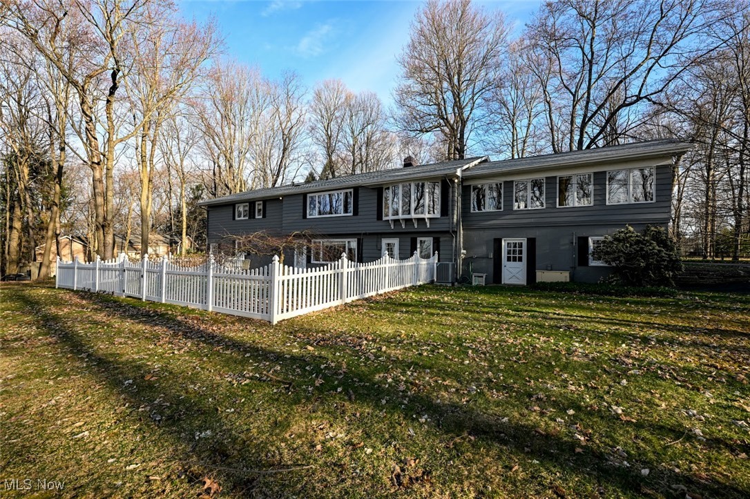 502 Timberline Drive, Bath, Ohio image 4