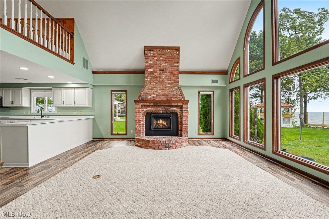 3711 Edgewater Drive