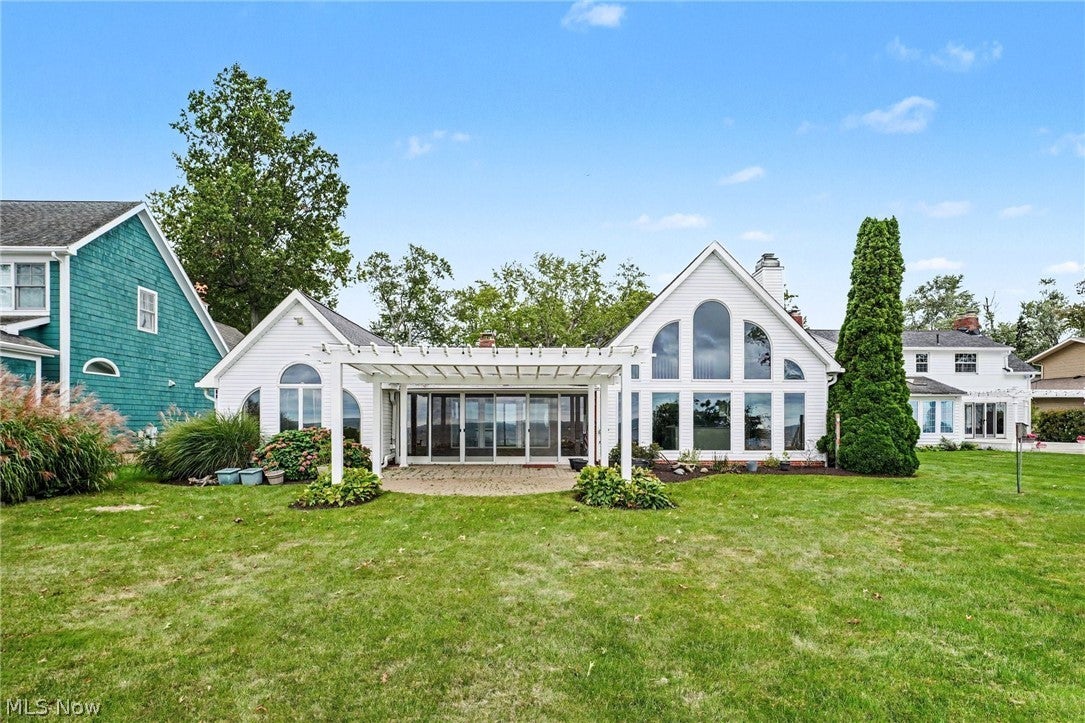 3711 Edgewater Drive