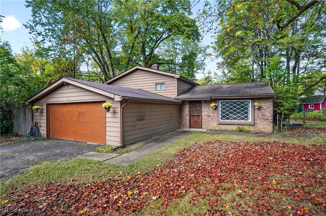 Affordable opportunity in a prime location! This 1844 sq ft 3-bedroom, 1.5-bath split-level is priced well below the surrounding higher-value homes—making it a beautiful affordable home or the perfect investment property. Conveniently located just minutes from the fire and police departments, schools, and a beautiful park, this property offers great potential. Don’t miss this chance to get into a sought-after neighborhood at a fantastic price! New gutters and hot water tank in the last 2 years. Also has an attached 1 bedroom 1 bath mother in law suite that has been updated and features a private entrance.
