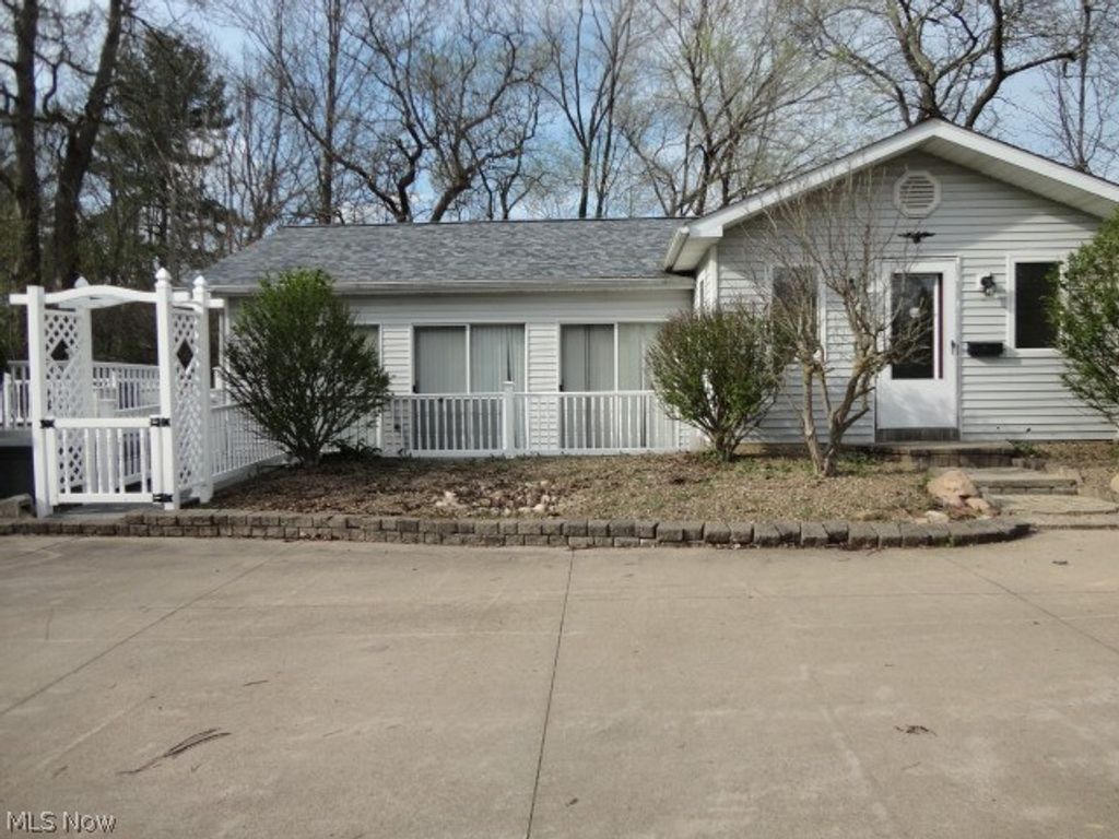 Photo of 2252 N Medina Line Road, Akron, OH 44333 (MLS # 5200946)