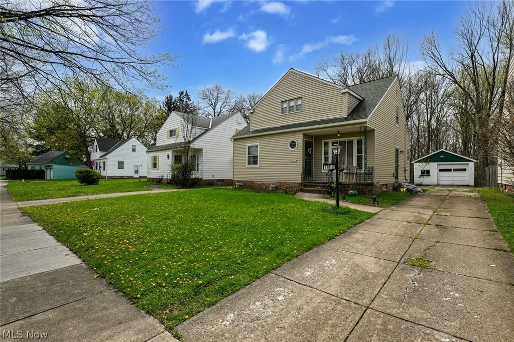 Photo of 17812 Dalewood Avenue, Maple Heights, OH 44137 (MLS # 5201986)