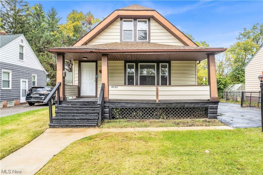 18123 McCracken, Maple Heights - Spacious 3 bed 1 bath home! //

$1,195 rent / $1,195 deposit //
$49 application fee per adult //
NO SMOKING //
1 time $149 non-refundable set up fee paid at lease signing //

$30/month required resident benefit package; can include personal property/liability insurance for an additional $5/month for $35/month total. 

All applicants are required to fill out a PetScreening application, found on our website/app before being processed. Even if you have NO pets - this app must be filled out. 1-2 pets OK w/ approved PetScreening & PetFee (Some breed restrictions apply). 1 time, non-refundable pet fee of $200-500 per animal applies to all pets & must be paid prior to or when you pay your 1st month rent. (No fee for qualified assistance animals) //

Our application is processed through secure site: Findigs. They require ID & income verification. Without this, your app will not be processed. They offer 24/7 chat support on their app directly if you h