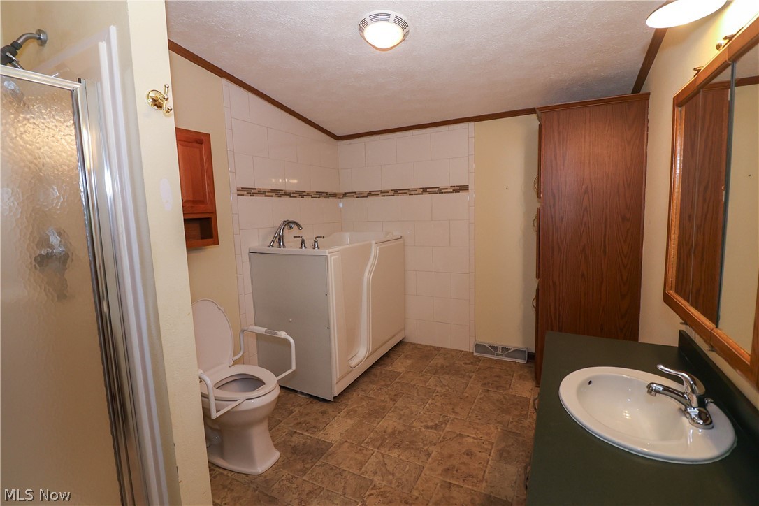 Golfway Pines - Residential