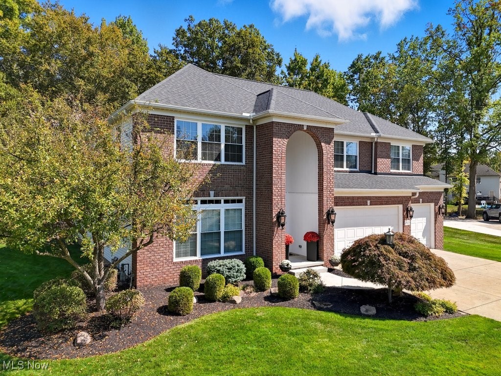 Twinsburg, Ohio 44087, United States, 4 Bedrooms Bedrooms, ,5 BathroomsBathrooms,Residential,Pending,214039