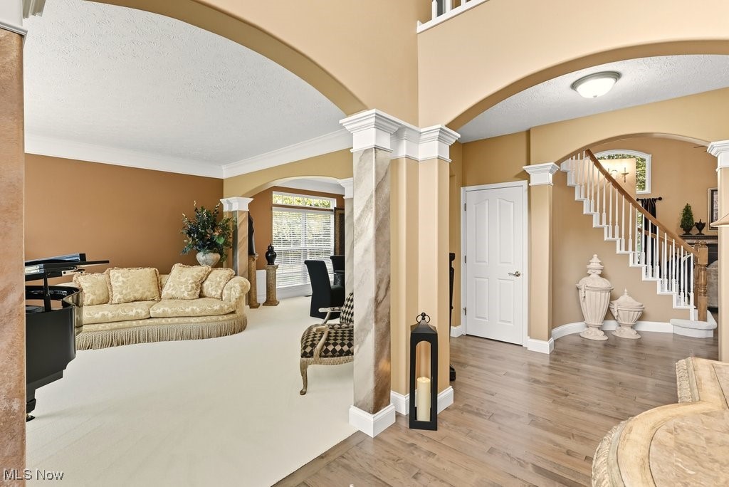 Twinsburg, Ohio 44087, United States, 4 Bedrooms Bedrooms, ,5 BathroomsBathrooms,Residential,Pending,214039