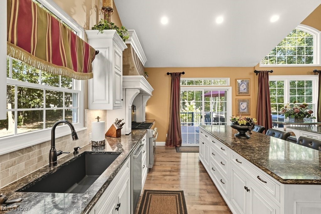 Twinsburg, Ohio 44087, United States, 4 Bedrooms Bedrooms, ,5 BathroomsBathrooms,Residential,Pending,214039