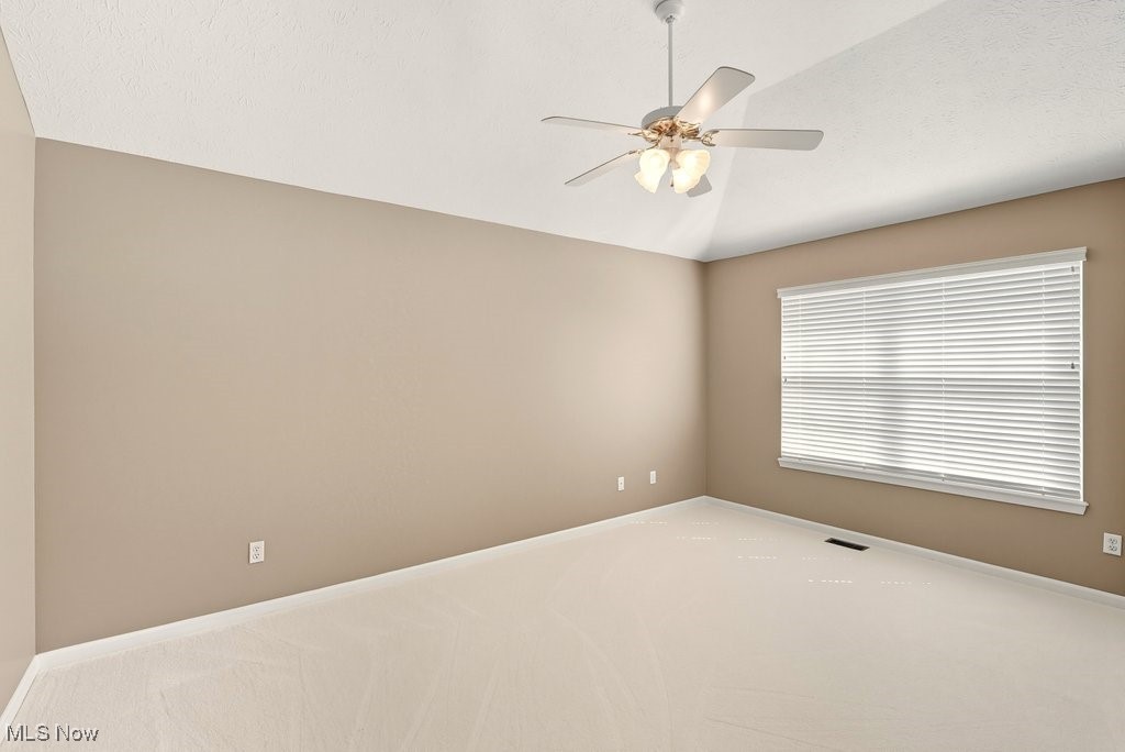 Twinsburg, Ohio 44087, United States, 4 Bedrooms Bedrooms, ,5 BathroomsBathrooms,Residential,Pending,214039