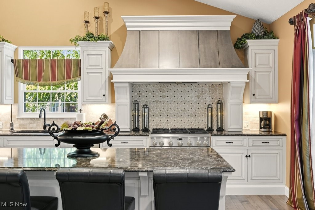 Twinsburg, Ohio 44087, United States, 4 Bedrooms Bedrooms, ,5 BathroomsBathrooms,Residential,Pending,214039