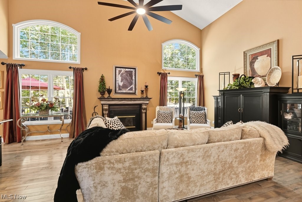 Twinsburg, Ohio 44087, United States, 4 Bedrooms Bedrooms, ,5 BathroomsBathrooms,Residential,Pending,214039