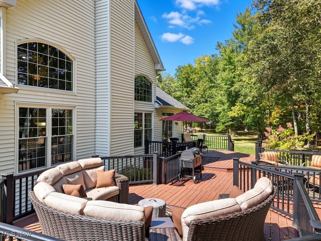 Twinsburg, Ohio 44087, United States, 4 Bedrooms Bedrooms, ,5 BathroomsBathrooms,Residential,Pending,214039