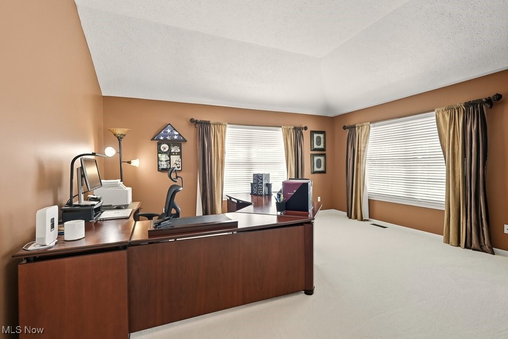 Twinsburg, Ohio 44087, United States, 4 Bedrooms Bedrooms, ,5 BathroomsBathrooms,Residential,Pending,214039