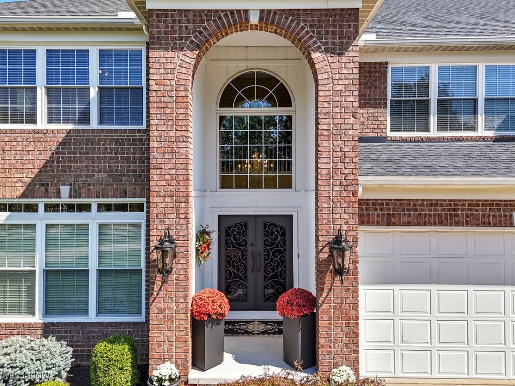 Twinsburg, Ohio 44087, United States, 4 Bedrooms Bedrooms, ,5 BathroomsBathrooms,Residential,Pending,214039