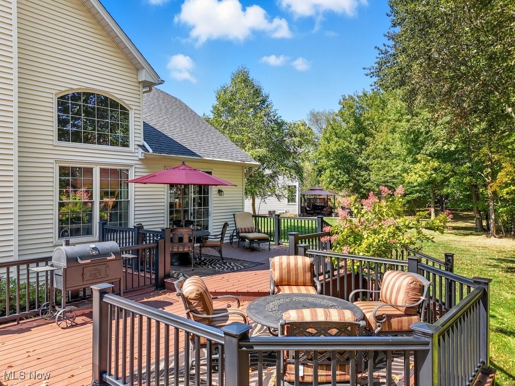 Twinsburg, Ohio 44087, United States, 4 Bedrooms Bedrooms, ,5 BathroomsBathrooms,Residential,Pending,214039