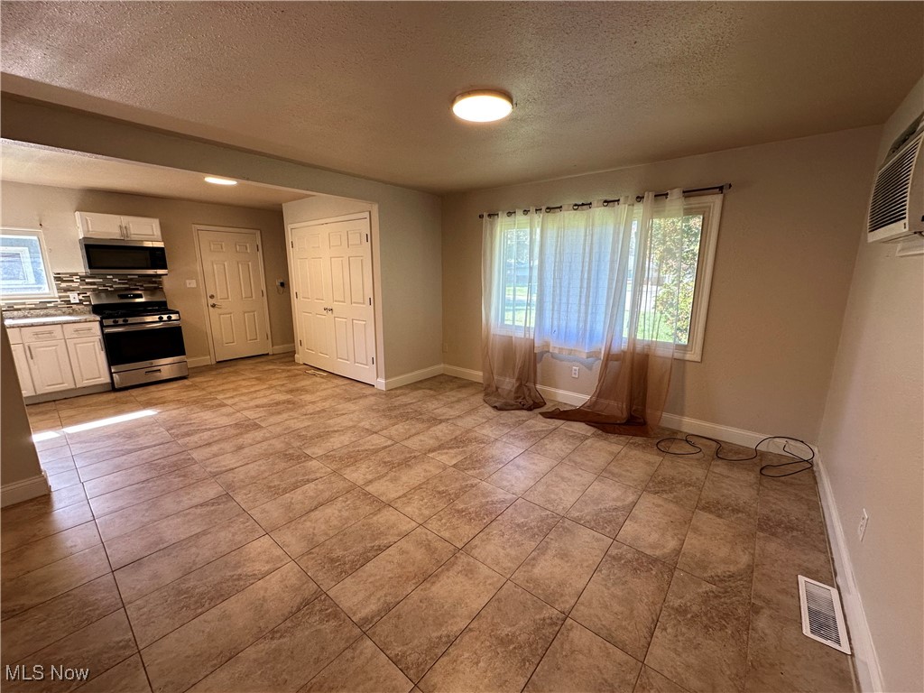 Colonial Heights - Residential Lease