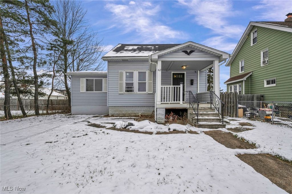 Photo of 412 Jefferson Street, Elyria, OH 44035 (MLS # 5177026)