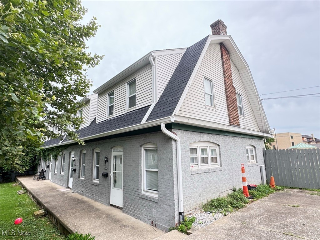 This quiet complex is at the end of a dead-end street close to downtown and Highland Square. This 3-bedroom fully carpeted town-house apartment is an end unit with a dedicated parking space. The unit has a full basement with washer & dryer, first floor with living, dining, and kitchen with gas stove and refrigerator. The second floor has 3 bedrooms and a full bath with tub/shower. Tenant pays gas and electric only. AMHA welcome. Pets on a case-by-case basis. Please apply for in-person viewing.
Qualifications:
*3x1 Income ratio
*No evictions(5 Years)
*600+ Credit Score
*Clear Criminal History.
*Non Smoking Building
*Renters Insurance Required