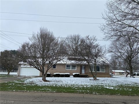 Homes For Sale - 5671 E State Road<br/> Newcomerstown, OH 43832